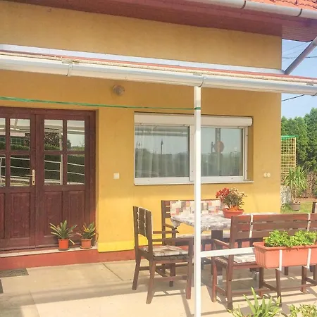 דירה One-bedroom In