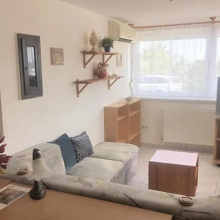 One-bedroom In דירה *